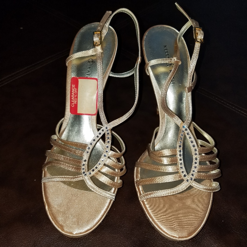 New (without tags) size 8.5 kelly & katie heels